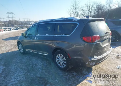 2018 Chrysler Pacifica Touring L из США, поврежденный, VIN 2C4RC1BG8JR352636